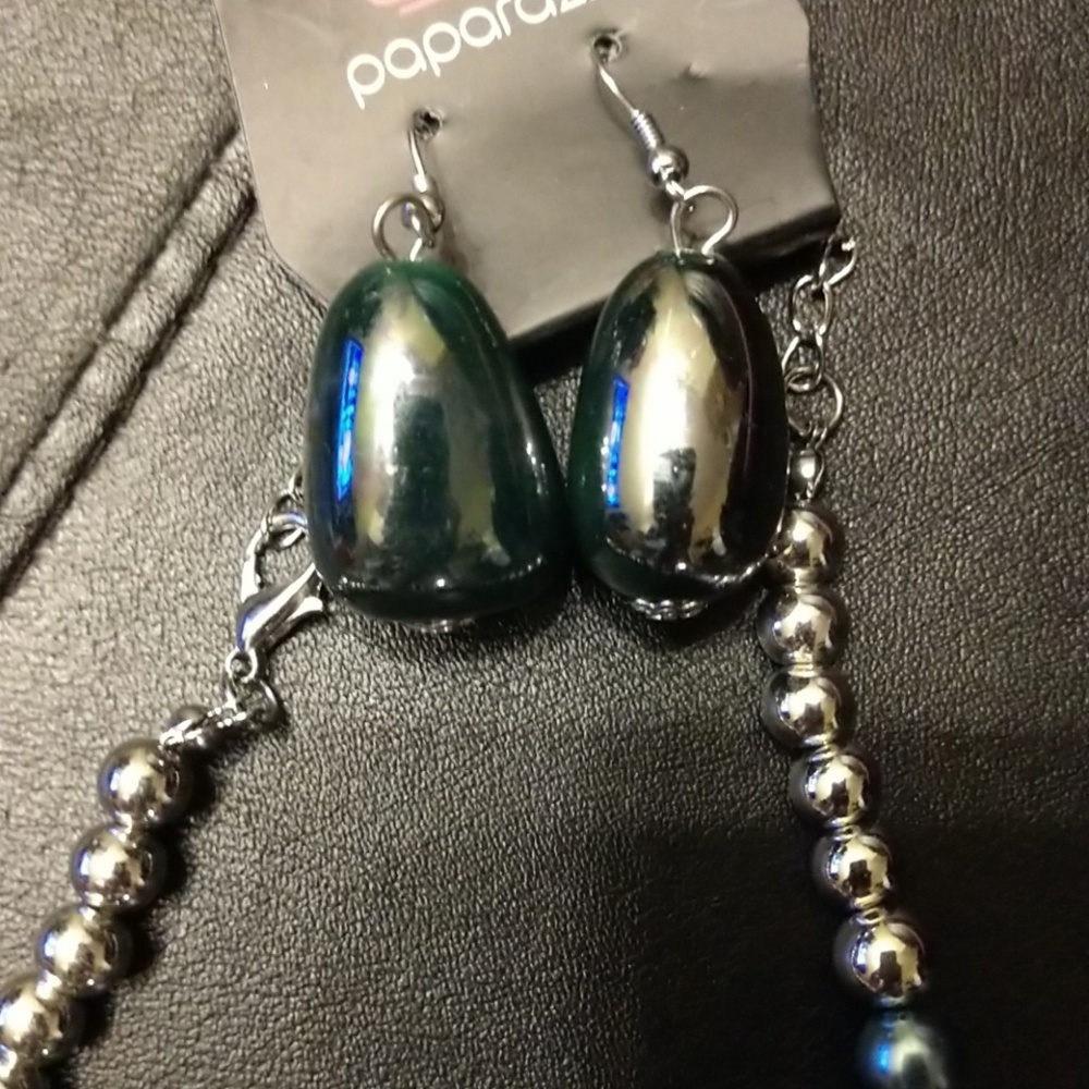 Necklace Set - Picture 2 of 3